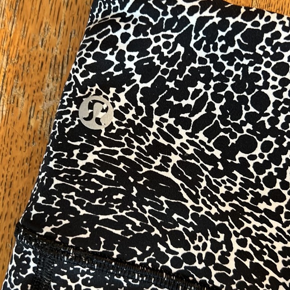 Lululemon leggings - like new - Picture 2 of 5